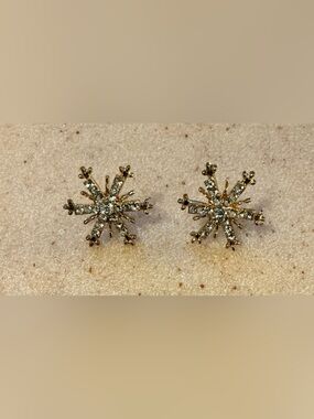 Gold Crystal Snowflake Stud Earrings - Women Jewelry